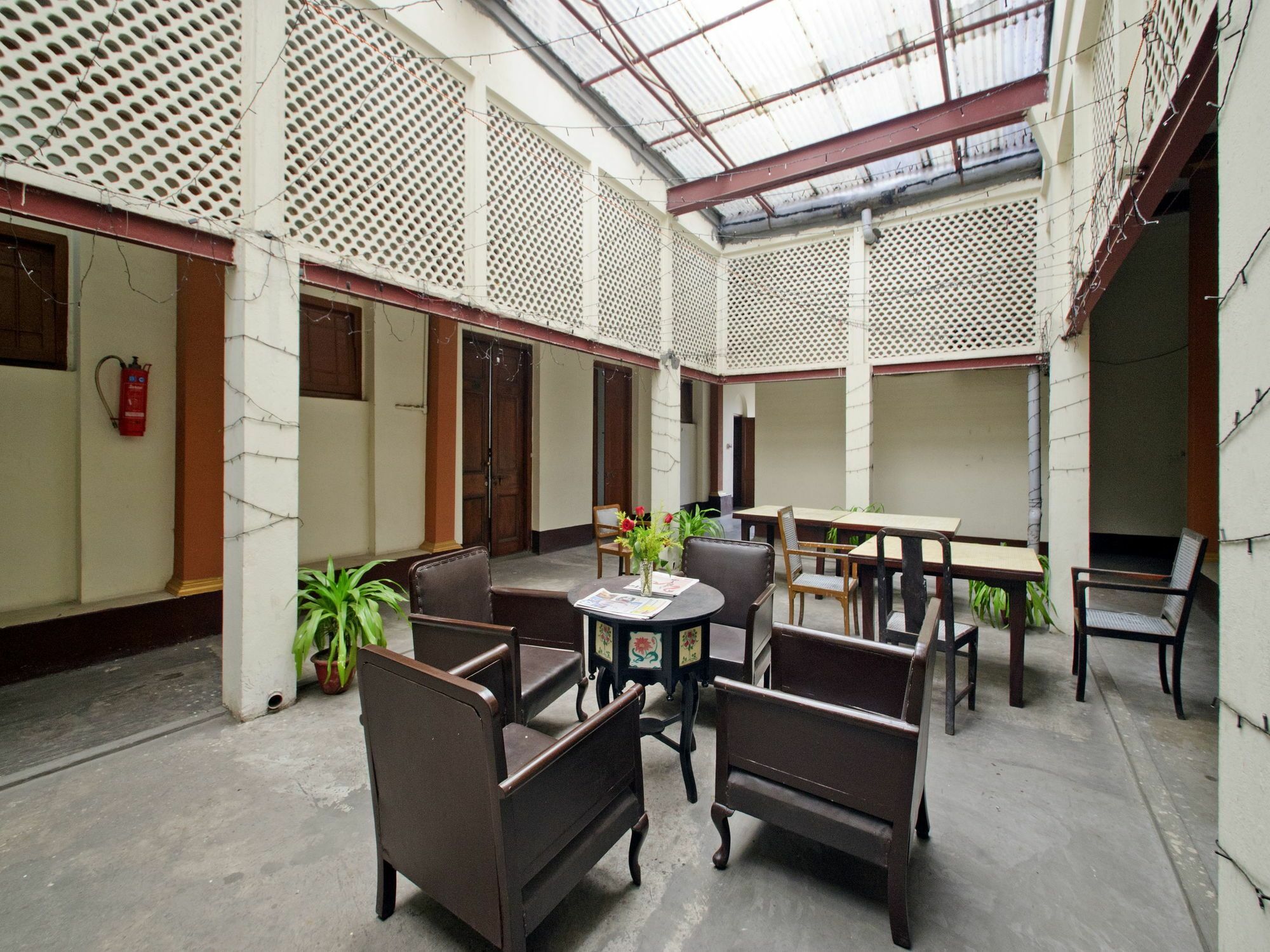 Oyo 5811 Seacom Inn Ymca Esplanade كولكاتا المظهر الخارجي الصورة